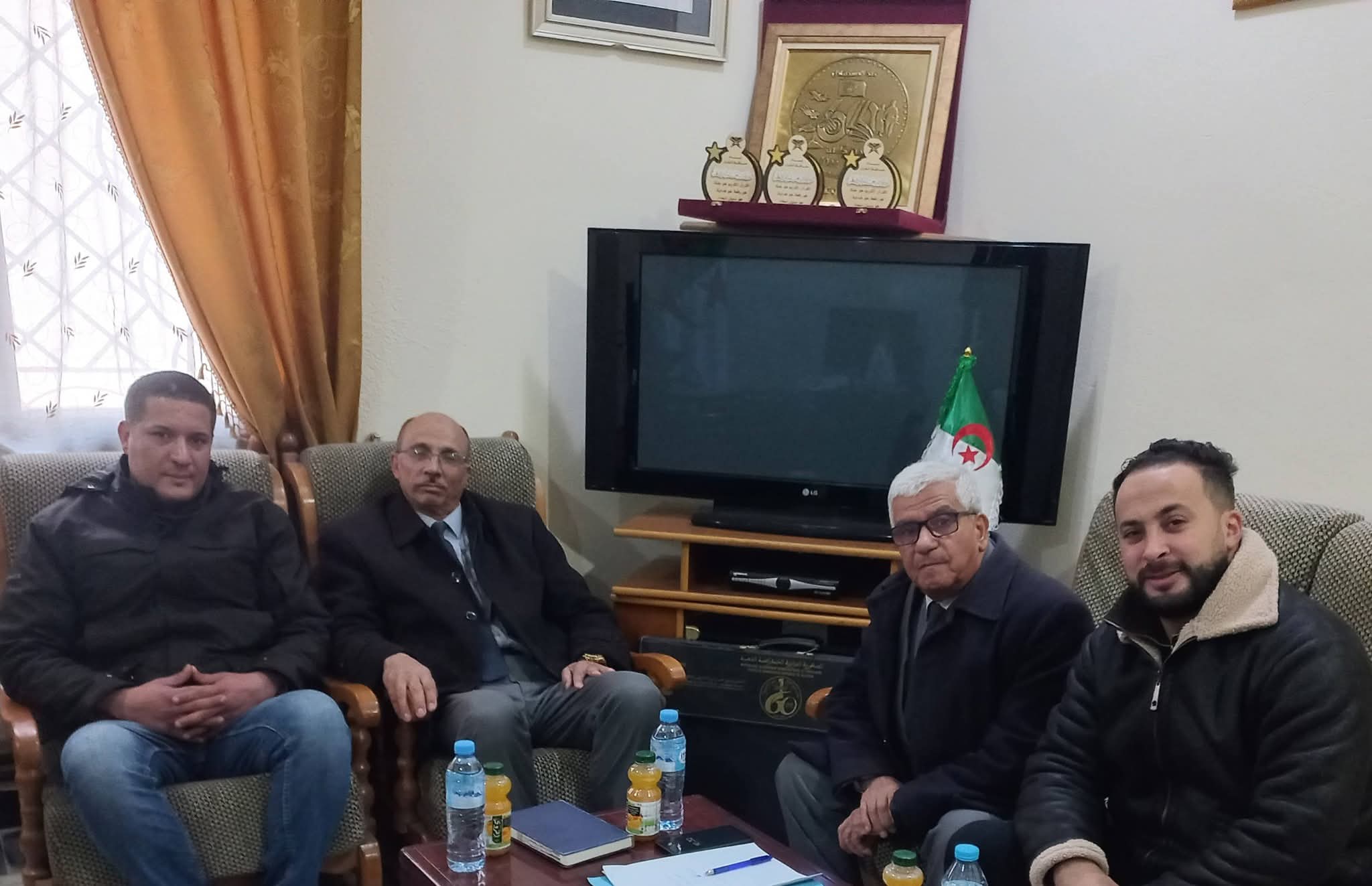 انجاز روبورتاج حول سيرة ومسيرة المجاهد الراحل اليمين زروال، الرئيس الأسبق للجمهورية الجزائرية الديمقراطية الشعبية