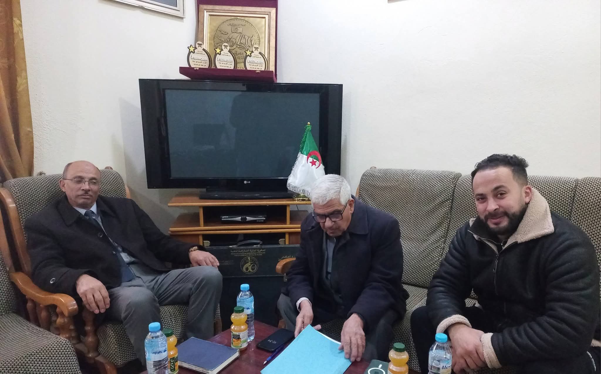 انجاز روبورتاج حول سيرة ومسيرة المجاهد الراحل اليمين زروال، الرئيس الأسبق للجمهورية الجزائرية الديمقراطية الشعبية